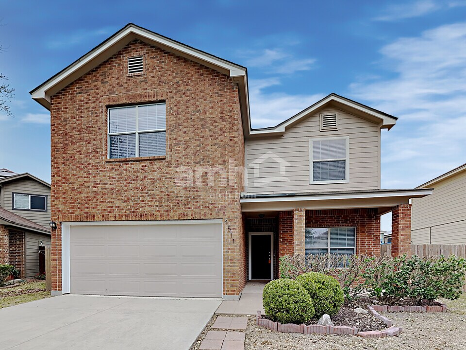 4511 Caracol Point in San Antonio, TX - Building Photo
