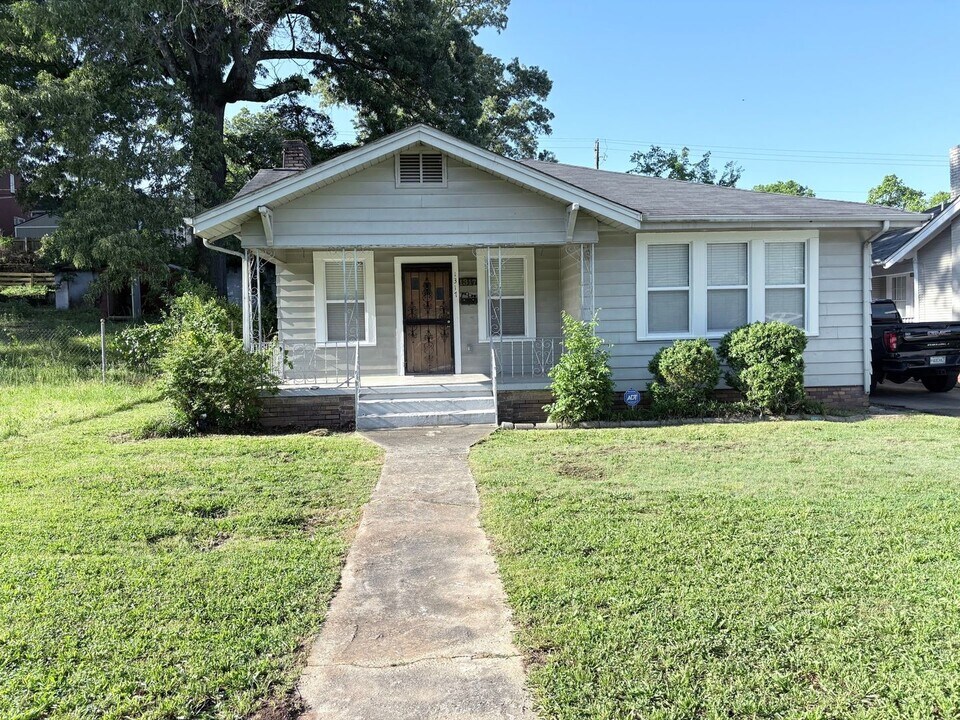 1317 Warrior Rd in Birmingham, AL - Foto de edificio