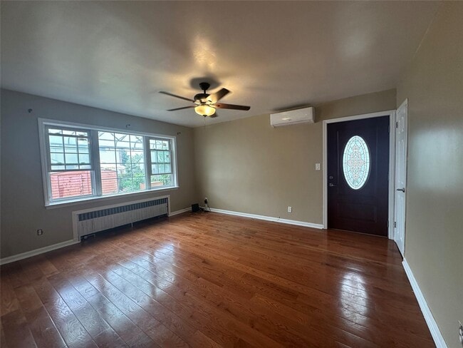 property at 542 E Meadow Ave
