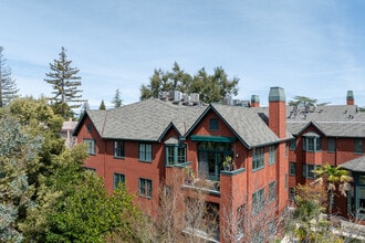 Chartwell Condominiums in Los Altos, CA - Building Photo - Building Photo