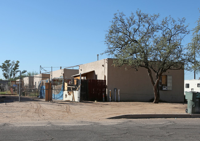 46 E Delano St in Tucson, AZ - Foto de edificio - Building Photo