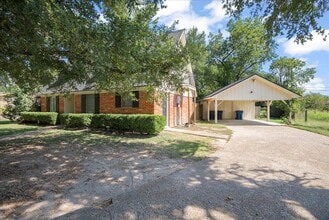 421 Forrest Ln in Corsicana, TX - Building Photo - Building Photo