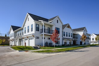 Sundance Omaha in Elkhorn, NE - Foto de edificio - Building Photo