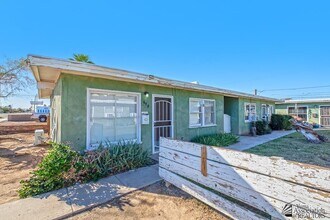 678 S Orange Ave in Yuma, AZ - Building Photo - Building Photo