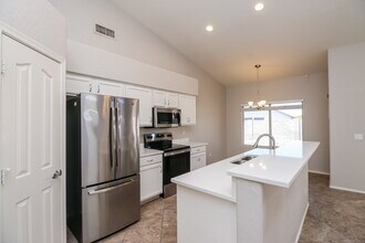 3032 N Silverado in Mesa, AZ - Foto de edificio - Building Photo