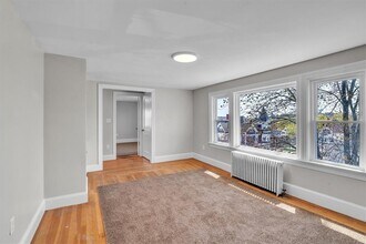 32 Summer St in Woonsocket, RI - Building Photo - Building Photo