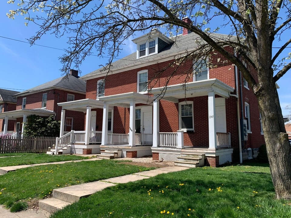 1343-1347 Scotland Ave in Chambersburg, PA - Building Photo