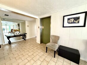 4821 NW 22nd Ct in Lauderhill, FL - Building Photo - Building Photo