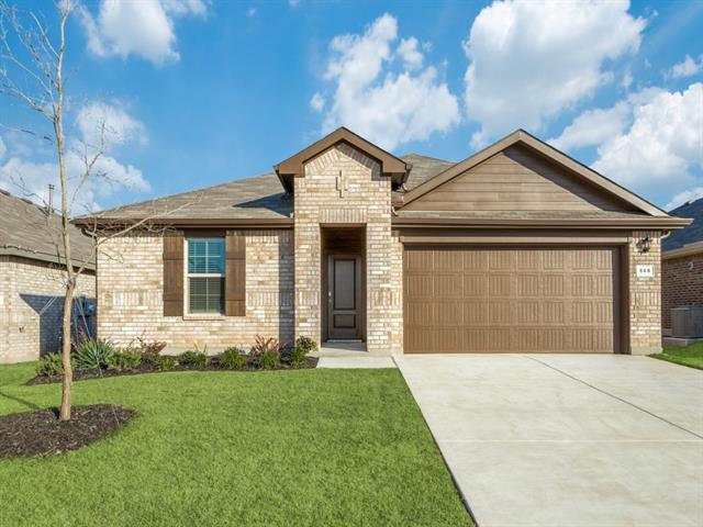 548 Bronze Cir E in Springtown, TX - Building Photo