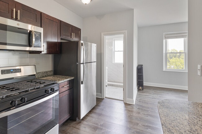 1608 W Sherwin Ave in Chicago, IL - Building Photo - Building Photo