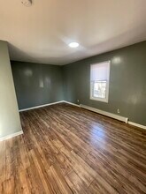 377 S 10th St, Unit 2 in Newark, NJ - Foto de edificio - Building Photo