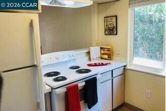 1924 Almond Ave in Walnut Creek, CA - Building Photo - Building Photo