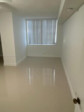 7760 NW 50th St, Unit 103 in Lauderhill, FL - Building Photo - Building Photo