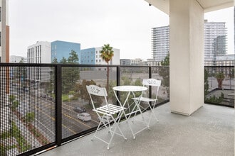 2333 Calle Del Mundo, Unit FL6-ID2136 in Santa Clara, CA - Building Photo - Building Photo