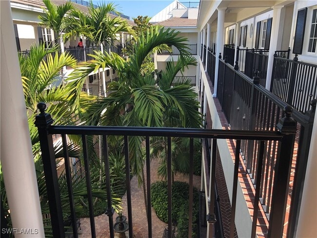 property at 1400 Gulf Shore Blvd N