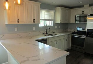 228 Clinton Ave in Roseville, CA - Building Photo - Building Photo