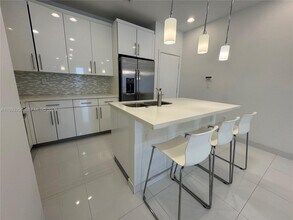 2630 NE 213th St in Miami, FL - Building Photo - Building Photo
