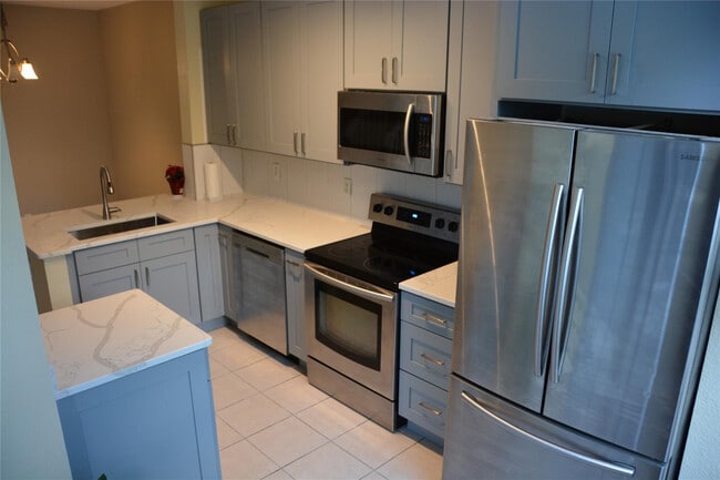 4030 NW 90th Way in Sunrise, FL - Building Photo - Building Photo