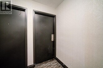 2721 Victoria Park Ave in Toronto, ON - Building Photo - Building Photo