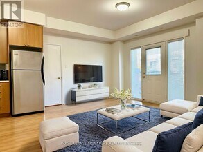 3088 Eglinton Ave W in Mississauga, ON - Building Photo - Building Photo