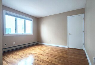 8 Whyte St, Unit 1 in Medford, MA - Building Photo - Building Photo