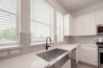 15123 Parkland Canyon Dr in Cypress, TX - Building Photo - Building Photo