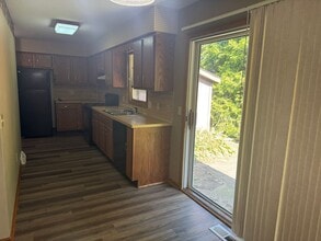 633 W Highland Ave in Wooster, OH - Building Photo - Building Photo