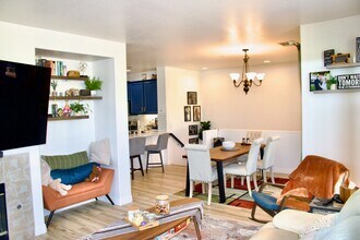 1800 E Lakeshore Dr in Lake Elsinore, CA - Building Photo - Building Photo