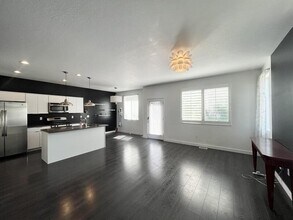 3546 Terra Sol Dr in South Salt Lake, UT - Building Photo - Building Photo