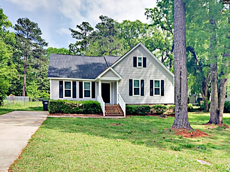 327 Chadford Rd in Irmo, SC - Building Photo