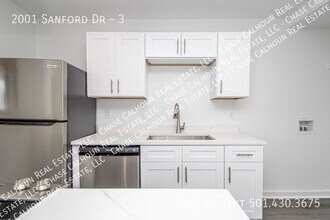 2001 Sanford Dr in Little Rock, AR - Building Photo - Building Photo