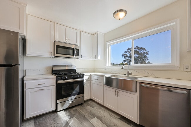 4202 Dakota Dr in San Diego, CA - Building Photo - Building Photo