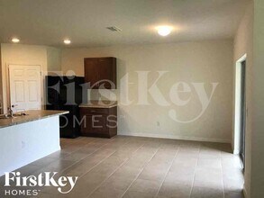 411 SE 24th St in Cape Coral, FL - Building Photo - Building Photo