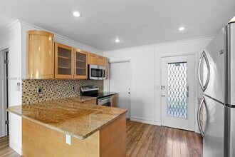 1250 E Sample Rd in Pompano Beach, FL - Building Photo - Building Photo