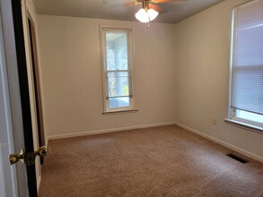 703 Elm St-Unit -B in Valparaiso, IN - Building Photo - Building Photo