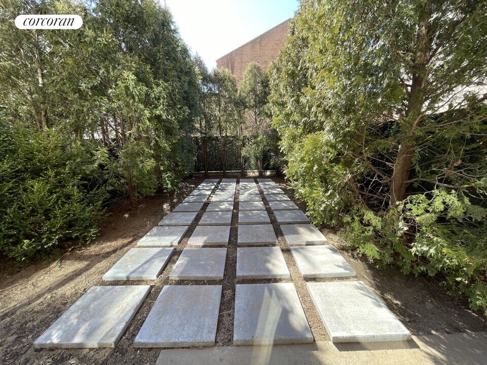 328-330 E 119th St in New York, NY - Building Photo
