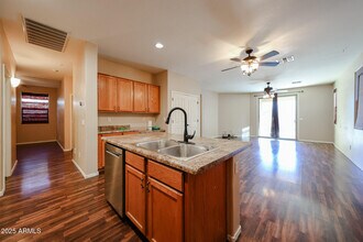 7335 W Desert Mirage Dr in Peoria, AZ - Building Photo - Building Photo