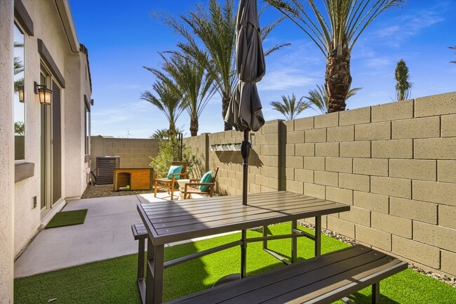 Avilla Gateway in Phoenix, AZ - Building Photo - Building Photo