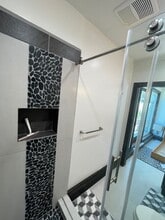 7713 Owensmouth Ave in Los Angeles, CA - Building Photo - Building Photo