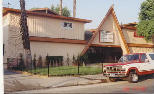 Clara Town Home Apartments in Cudahy, CA - Building Photo - Building Photo