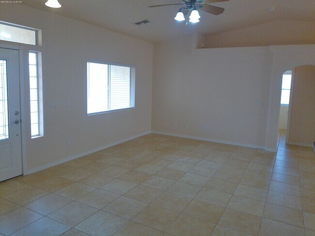 3005 Gatewood Dr in Lake Havasu City, AZ - Building Photo - Building Photo