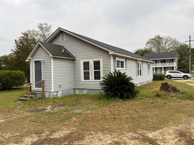 118 S Tillman St in Glennville, GA - Building Photo - Building Photo