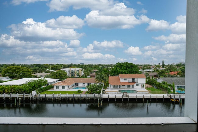 property at 2829 NE 33rd Ct