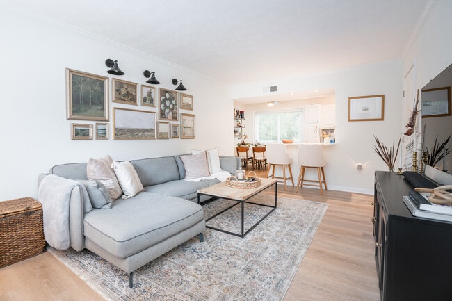 property at 100 Biscayne Dr NW