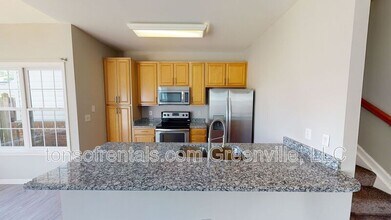 524 Cliffview Ct in Greer, SC - Building Photo - Building Photo