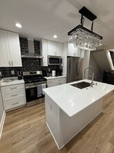 2317 Barclay St in Baltimore, MD - Foto de edificio - Building Photo