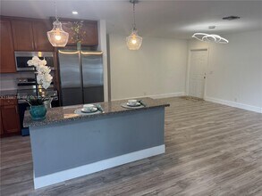 5209 NW 18th St in Lauderhill, FL - Building Photo - Building Photo