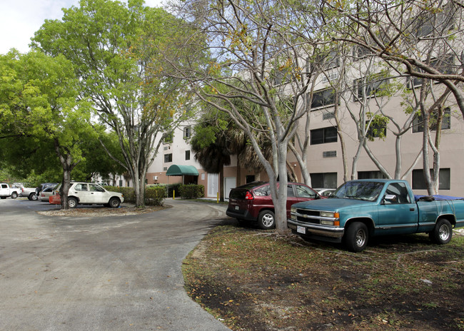 Park View Apartments in Miami, FL - Building Photo - Building Photo