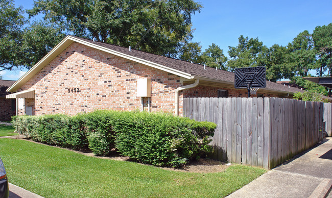 Heather Glen Townhomes in Beaumont, TX - Building Photo - Building Photo