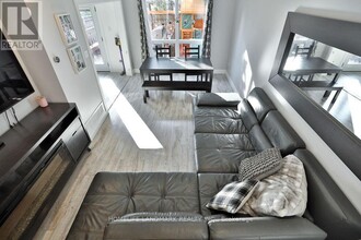 4484 Virtue Ct in Burlington, ON - Building Photo - Building Photo